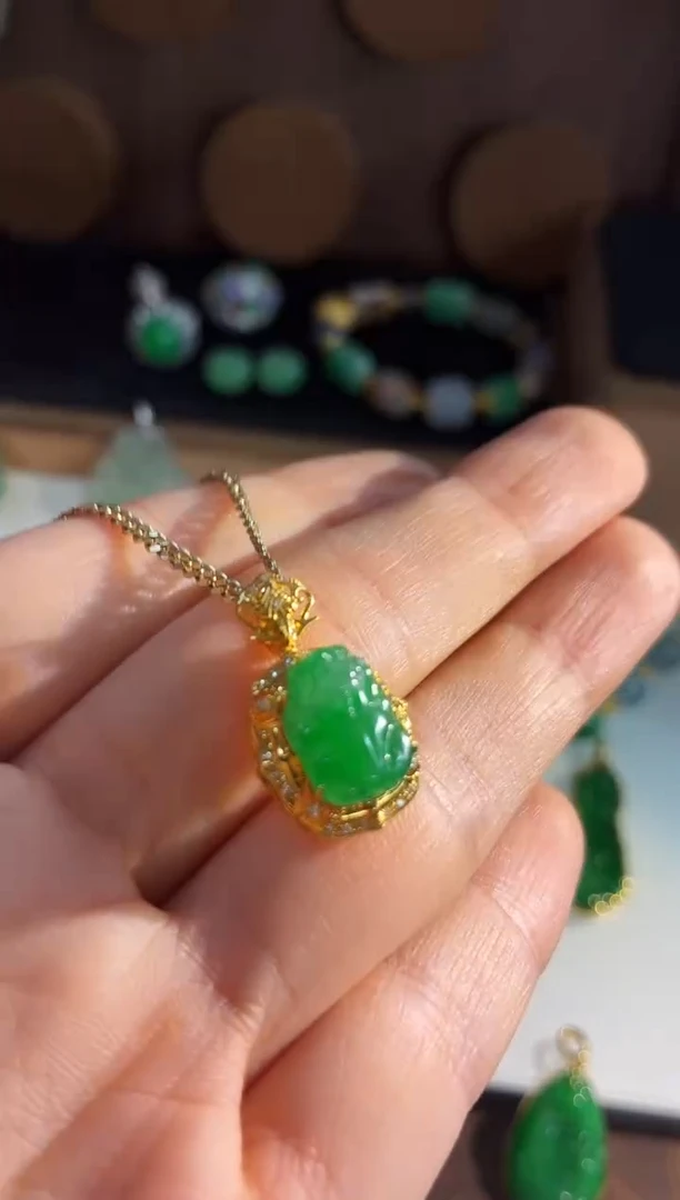 吊坠(不含链)18K金镶嵌翡翠吊坠