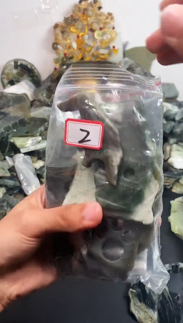 未镶嵌和田玉摆件2