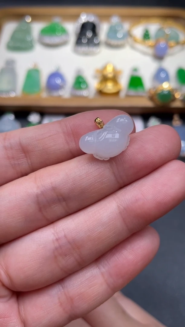 翡翠18K金镶嵌颈饰24.......