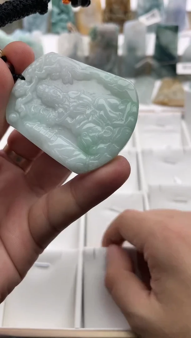 【闪购商品】翡翠颈饰未镶嵌..../1/18/ 253