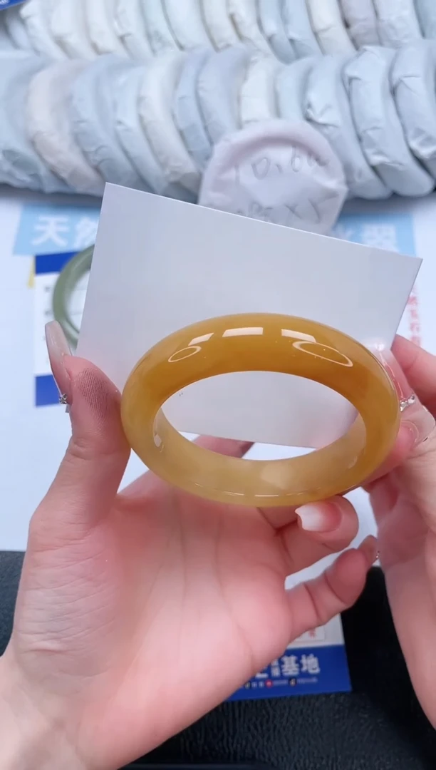 【闪购商品】石英质玉手镯未镶嵌T264-55