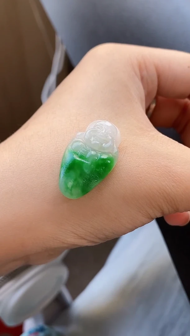 未镶嵌定制翡翠自在佛吊坠
