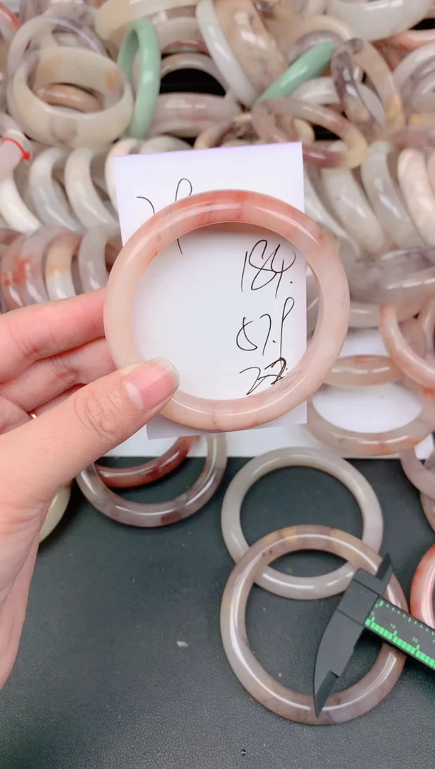 未镶嵌手镯石英质玉184