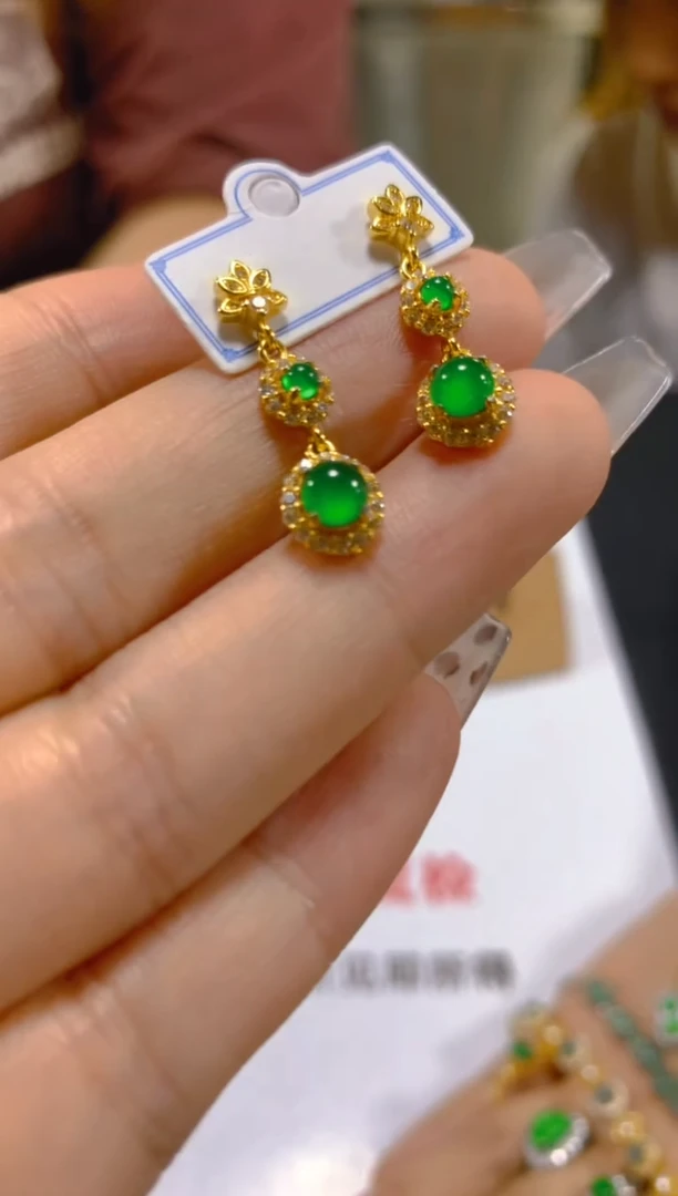 未镶嵌翡翠耳饰多样性发一