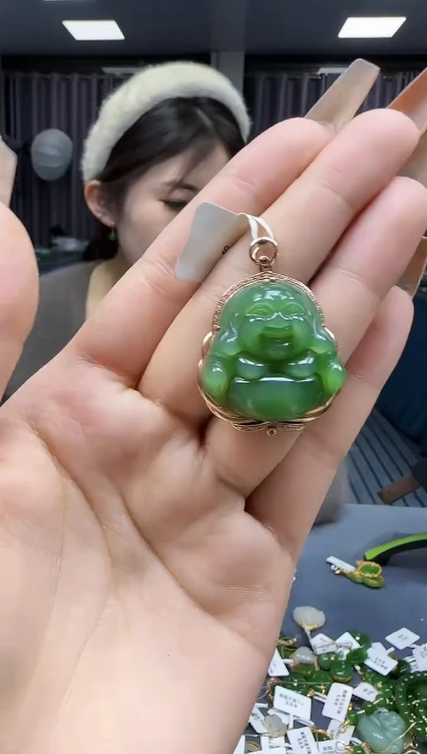 【闪购商品】和田玉挂件18K金镶嵌1
