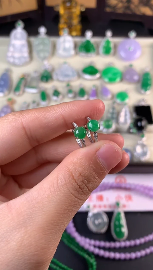 18K金镶嵌翡翠耳饰耳环