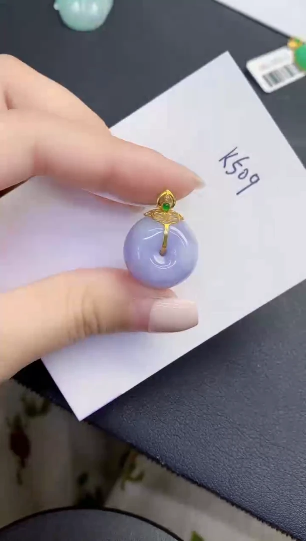 颈饰18K金镶嵌翡翠缅甸天然翡翠A货