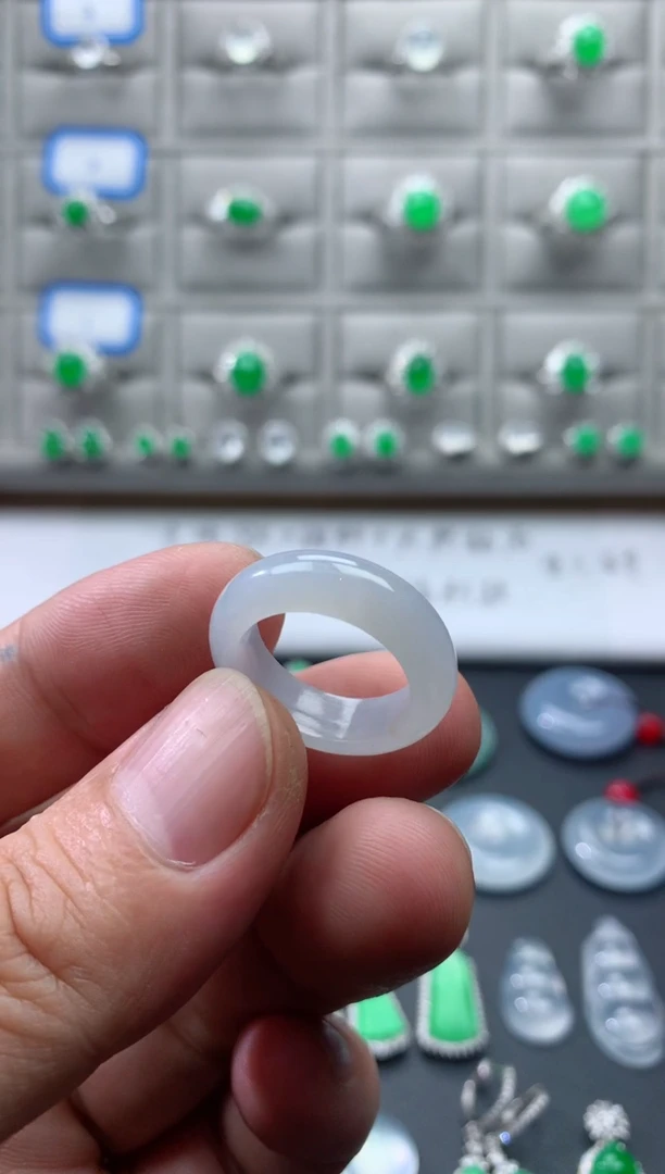 未镶嵌戒圈翡翠戒圈