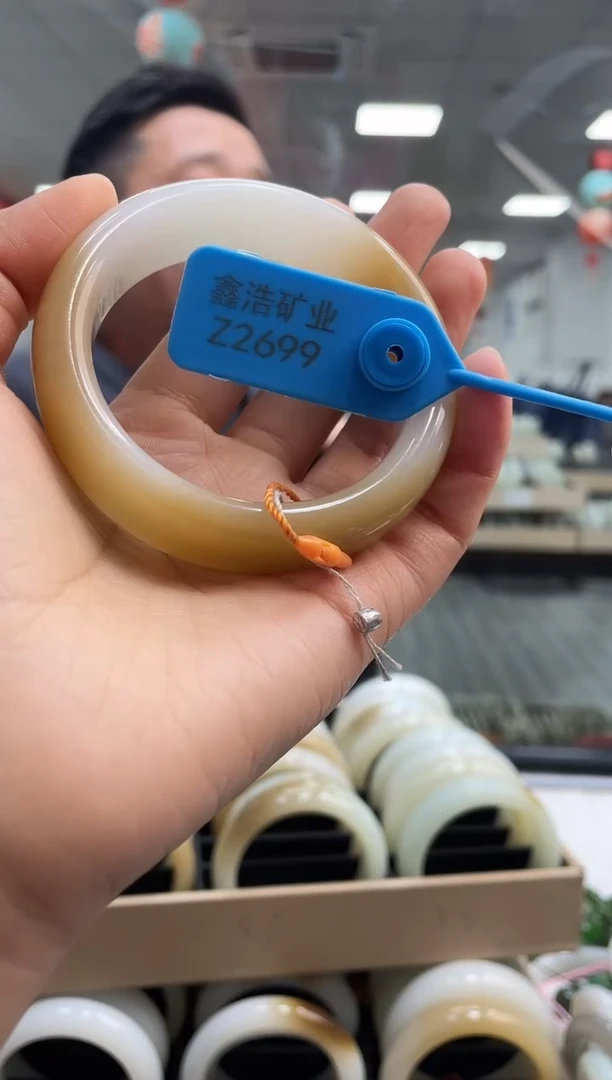 未镶嵌手镯和田玉手镯 Z2699 圈口57