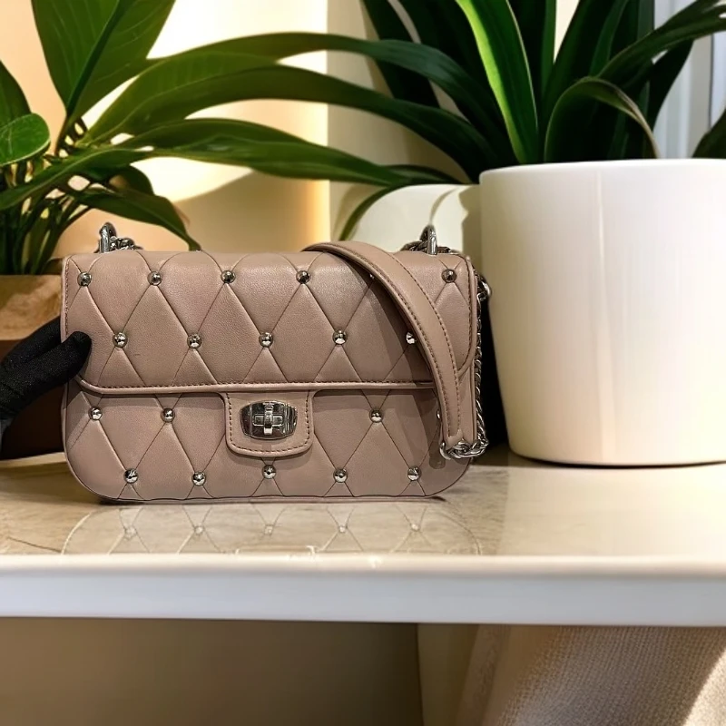 99新 MIU MIU/缪缪 豆沙色 斜挎包1186 8763