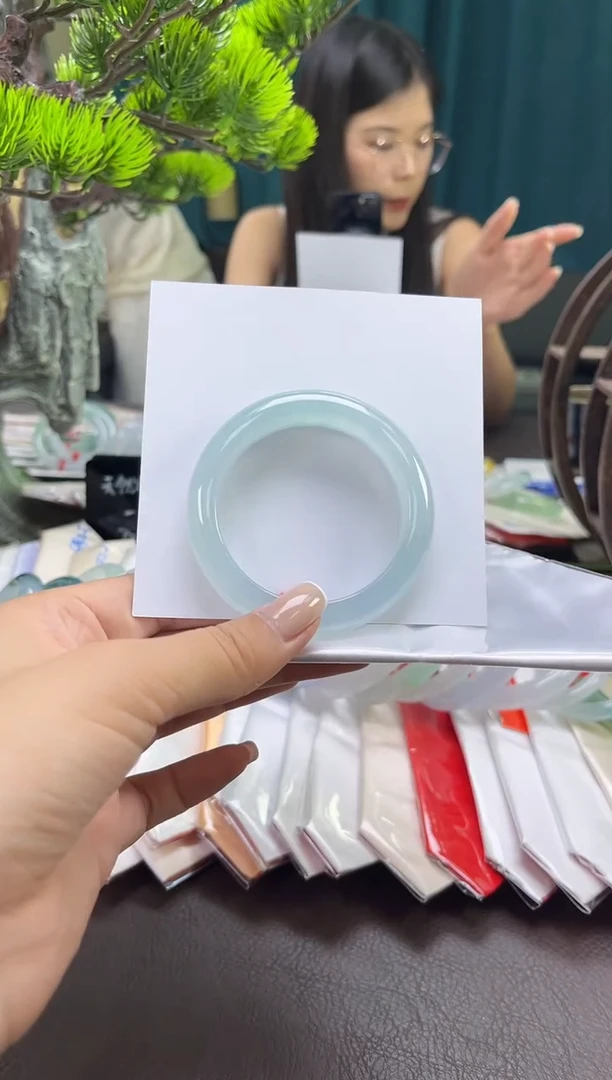 未镶嵌手镯翡翠30
