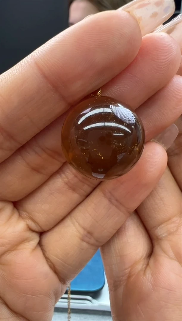 【闪购商品】琥珀颈饰18K金镶嵌64秒拍号