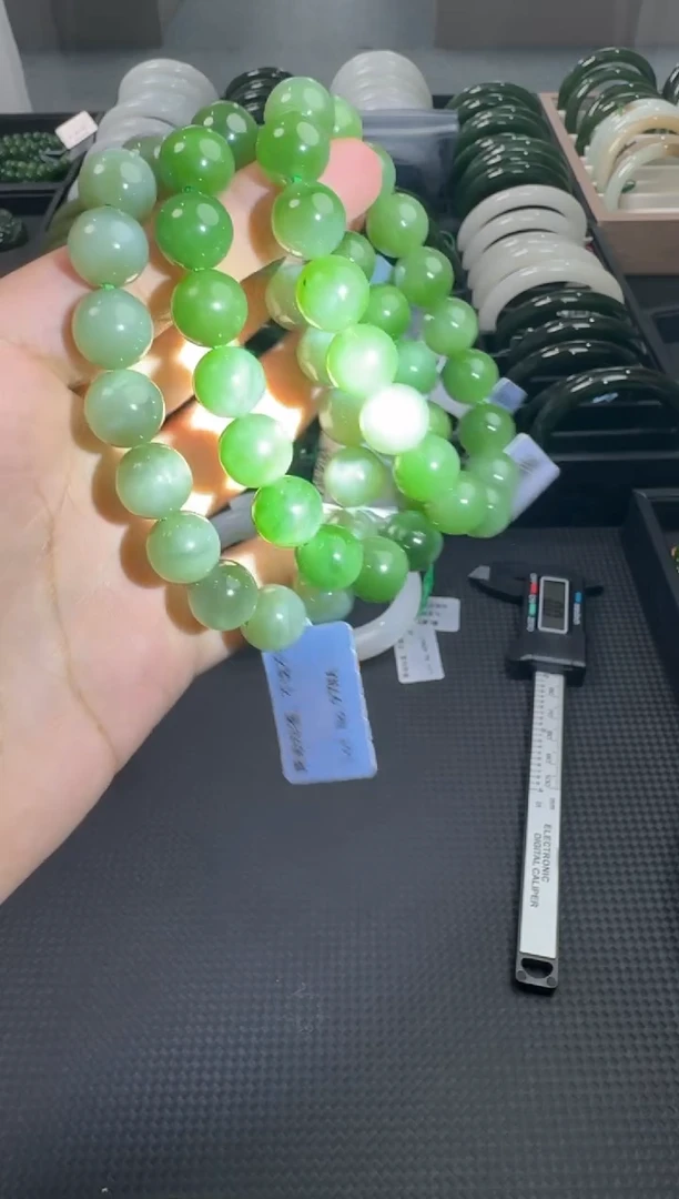 【闪购商品】和田玉手串未镶嵌多样性发一件