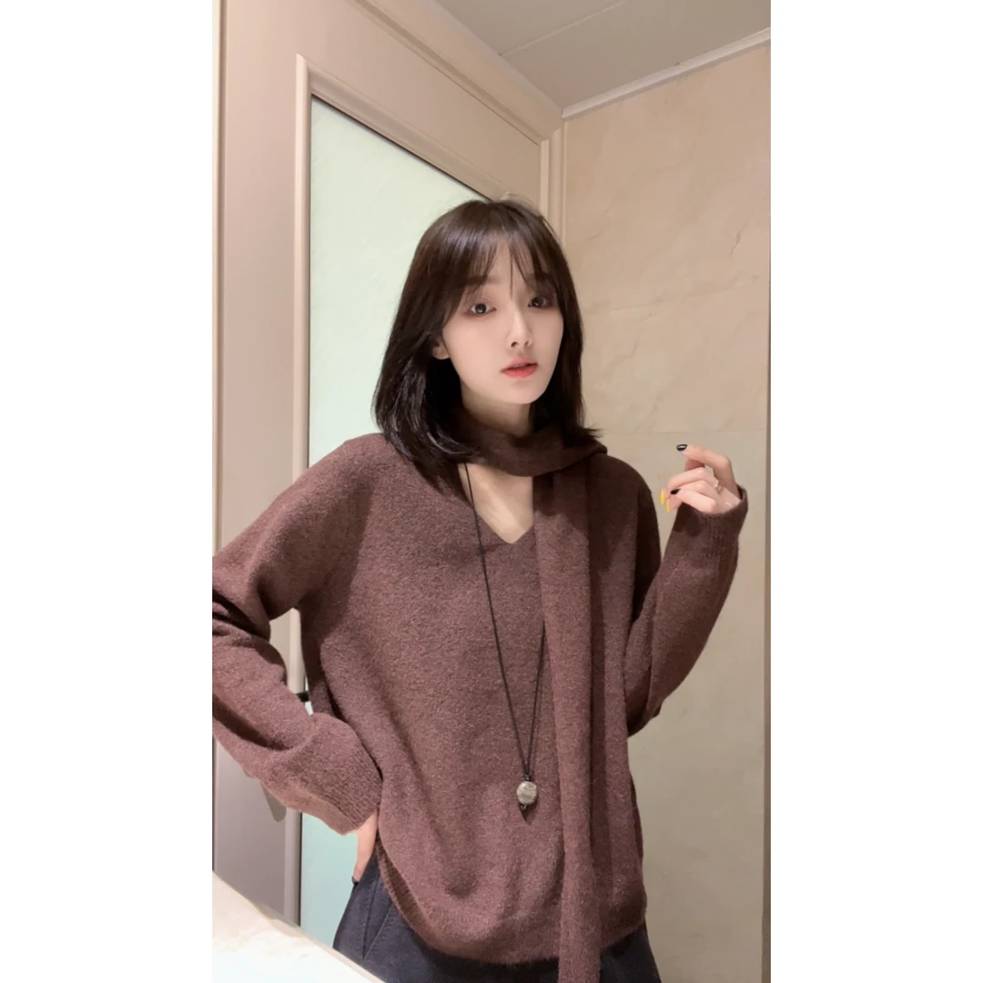 【玥玥家】高级绒【不可机洗】百搭柔软舒适V领+围巾长袖针织衫