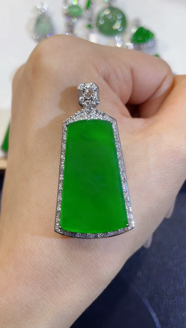 吊坠(不含链)18K金镶嵌翡翠团购1