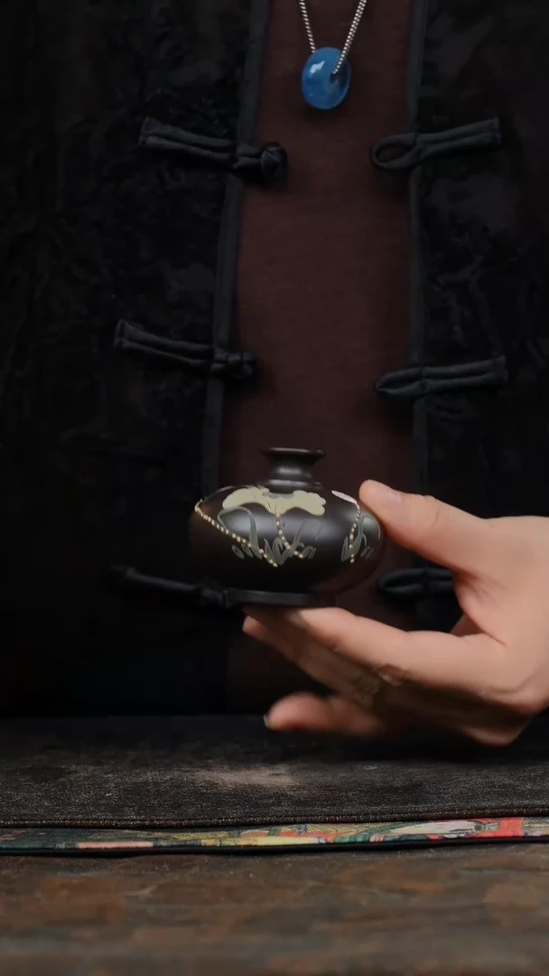 石黄泥绘荷花紫砂花瓶342424