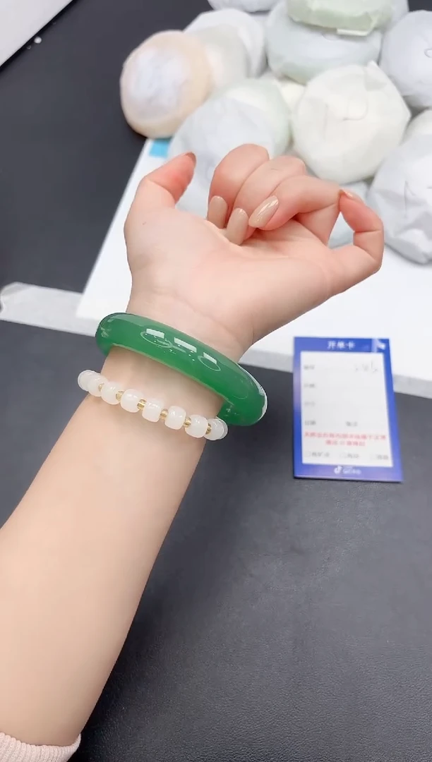 未镶嵌手镯石英质玉243/5657