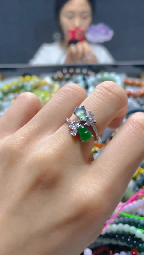 颈饰未镶嵌翡翠/V/翡翠A货，一件也是批发价