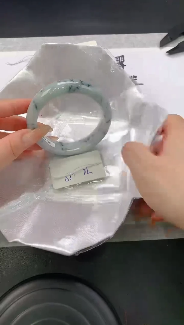 翡翠手镯未镶嵌92