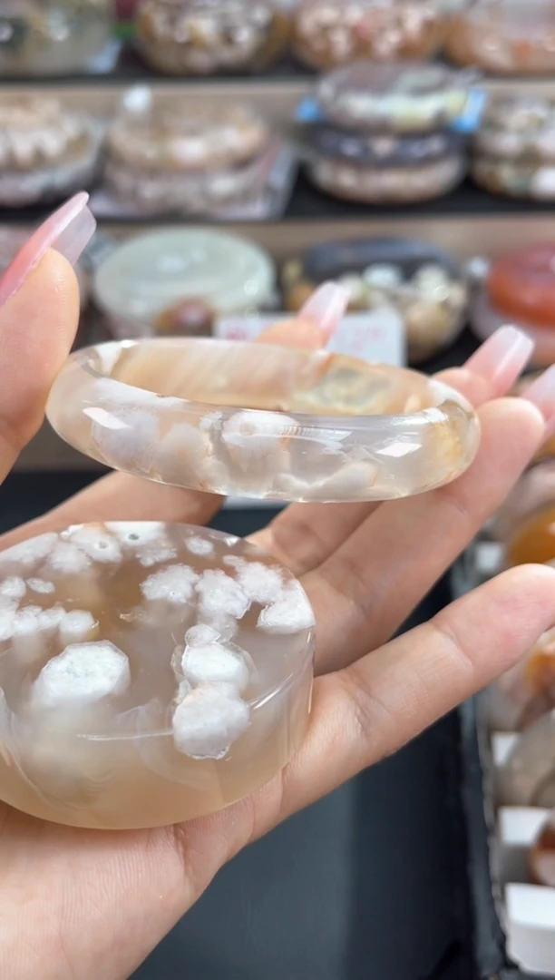 未镶嵌手镯石英质玉56