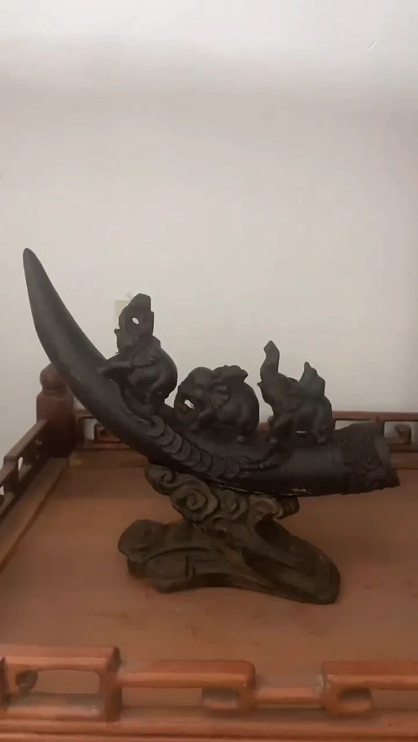 【闪购商品】木木雕新年快乐 香木摆件