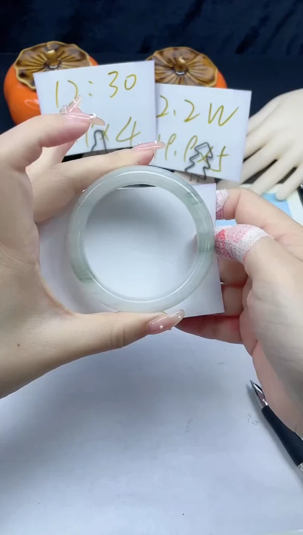 【闪购商品】石英质玉手镯未镶嵌93-54.4