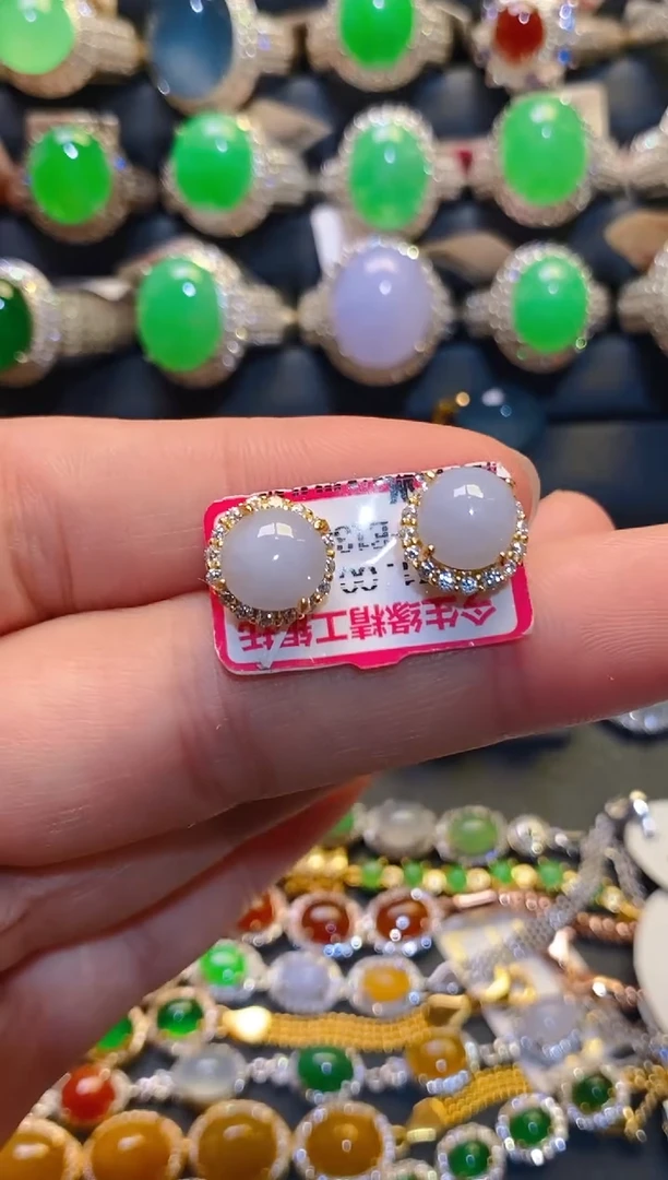 未镶嵌翡翠耳饰天然