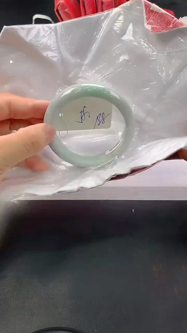 翡翠手镯未镶嵌49