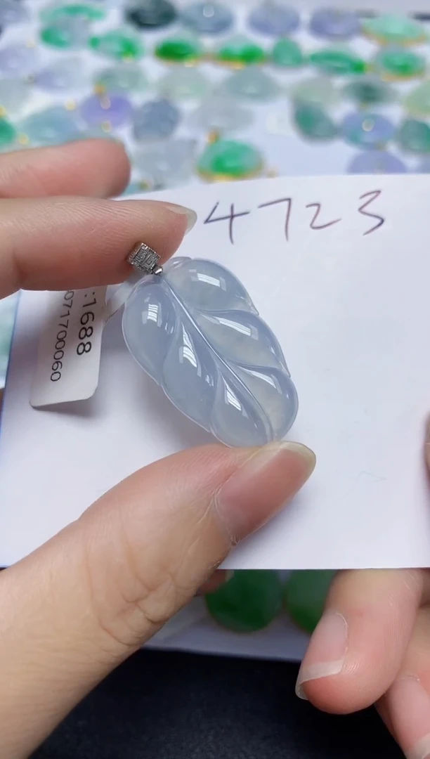 翡翠18K金镶嵌颈饰天然缅甸翡翠A货