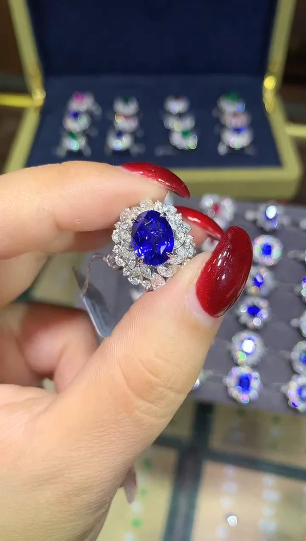 戒指蓝宝石18K金镶嵌5.13ct