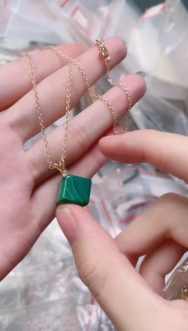 孔雀石未镶嵌颈饰多样性发拍一发一