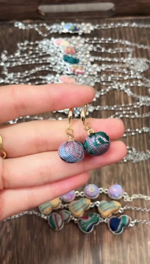 织绣民族风非遗老绣饰品650*