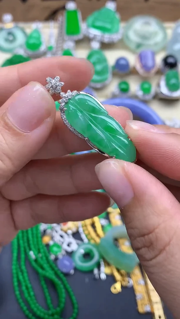 翡翠18K金镶嵌颈饰390-春日珠宝