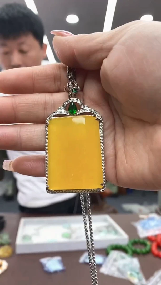 【闪购商品】岫玉吊坠未镶嵌吊坠