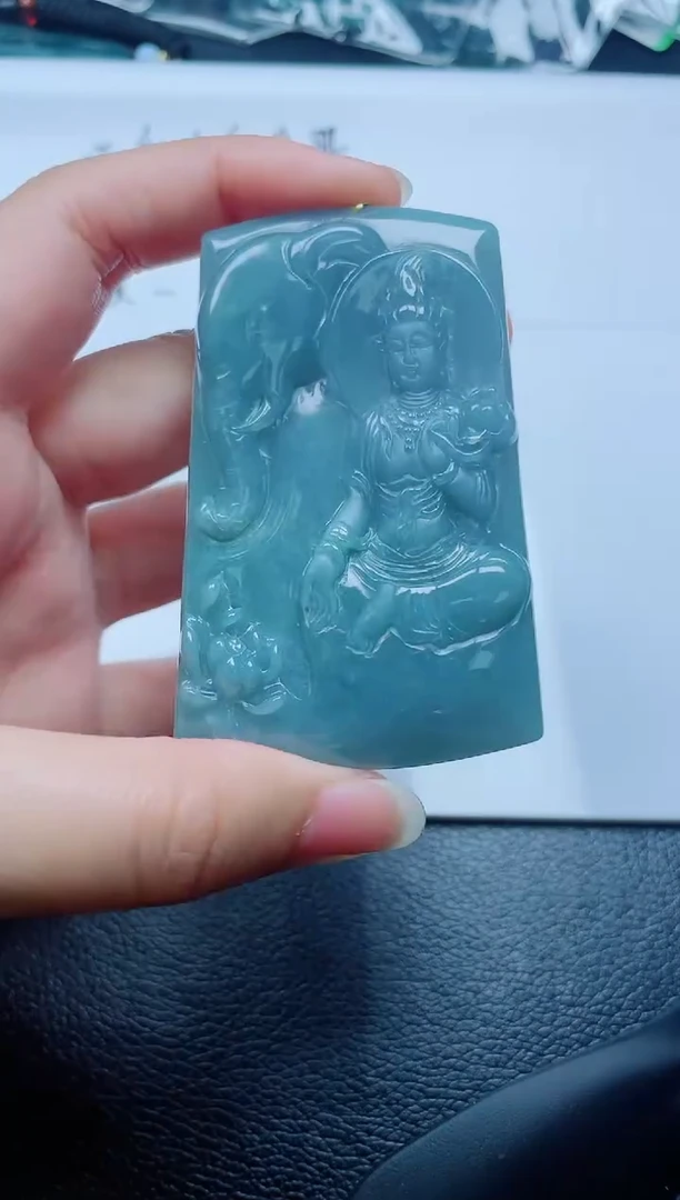 翡翠未镶嵌颈饰