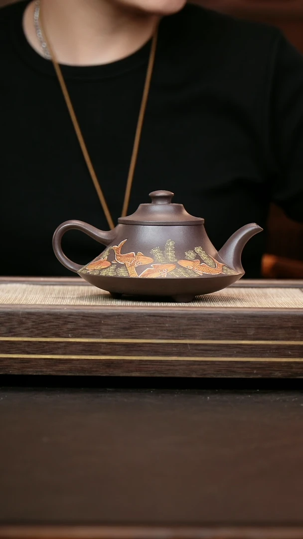 茶壶紫砂四号井底槽清  云炉 泥绘鱼