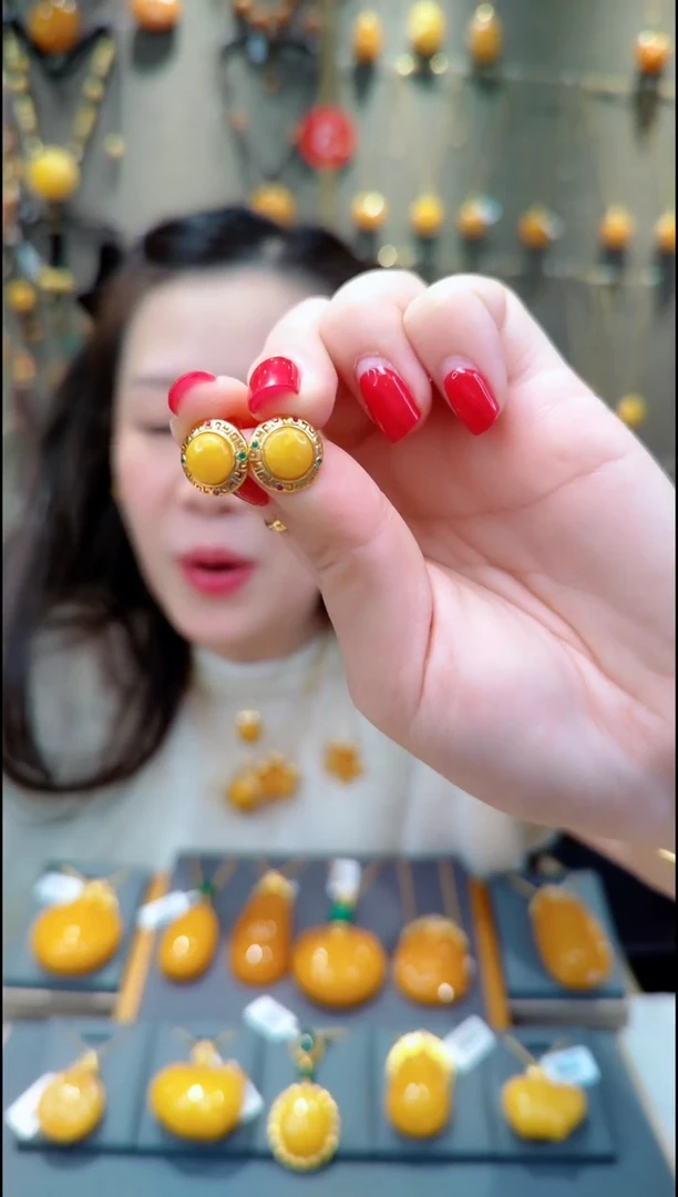 【闪购商品】蜜蜡耳饰银S925镀金镶嵌H083蜜蜡耳坠