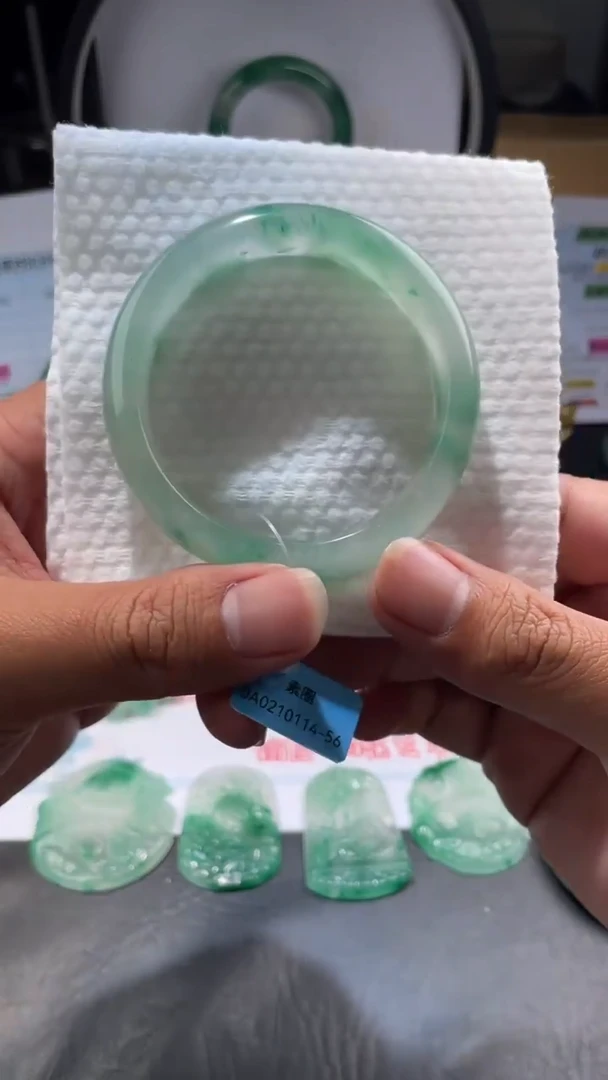 【闪购商品】石英质玉吊坠(不含链)未镶嵌5非洲翠手镯56