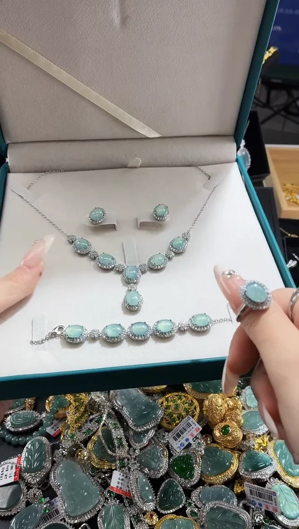 翡翠未镶嵌项链天然翡翠a货