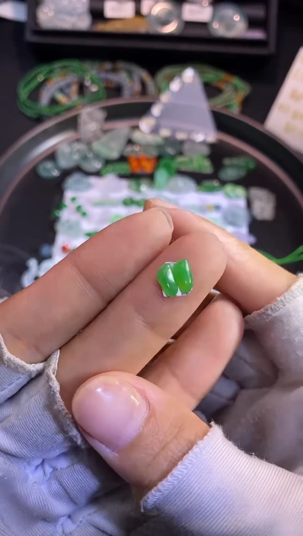 【闪购商品】翡翠挂件未镶嵌随行