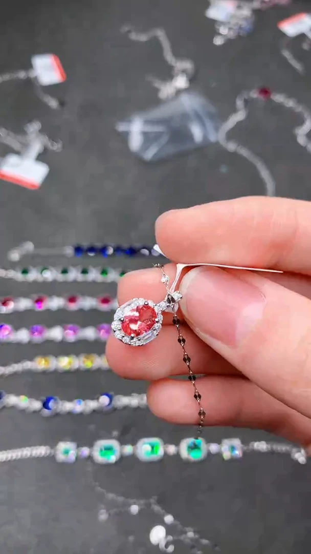 【闪购商品】彩色蓝宝石颈饰银S925镶嵌......