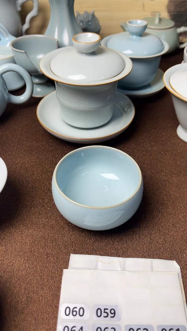 特价品-微瑕天青釉纯手工禅定杯