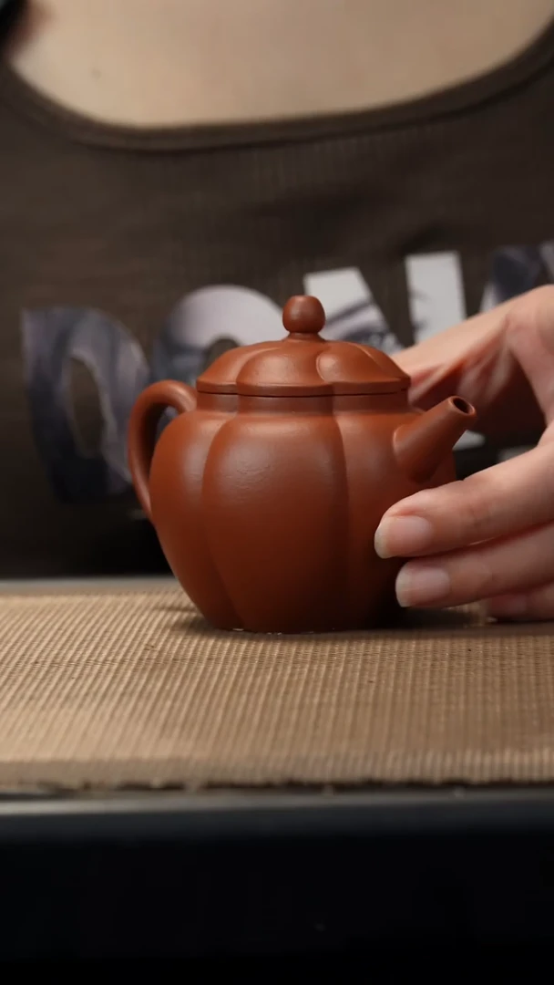 茶壶紫砂生砂朱泥筋纹秋水160CC微瑕晃盖