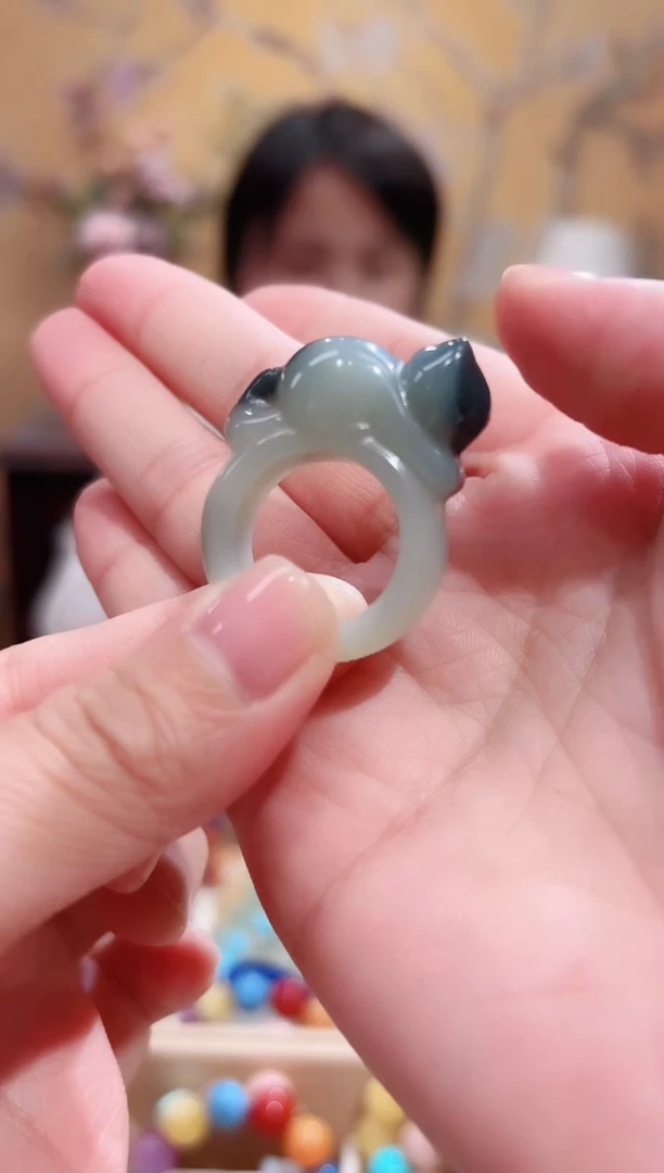 未镶嵌戒指和田玉和田玉青花籽，戒指，17-18圈口