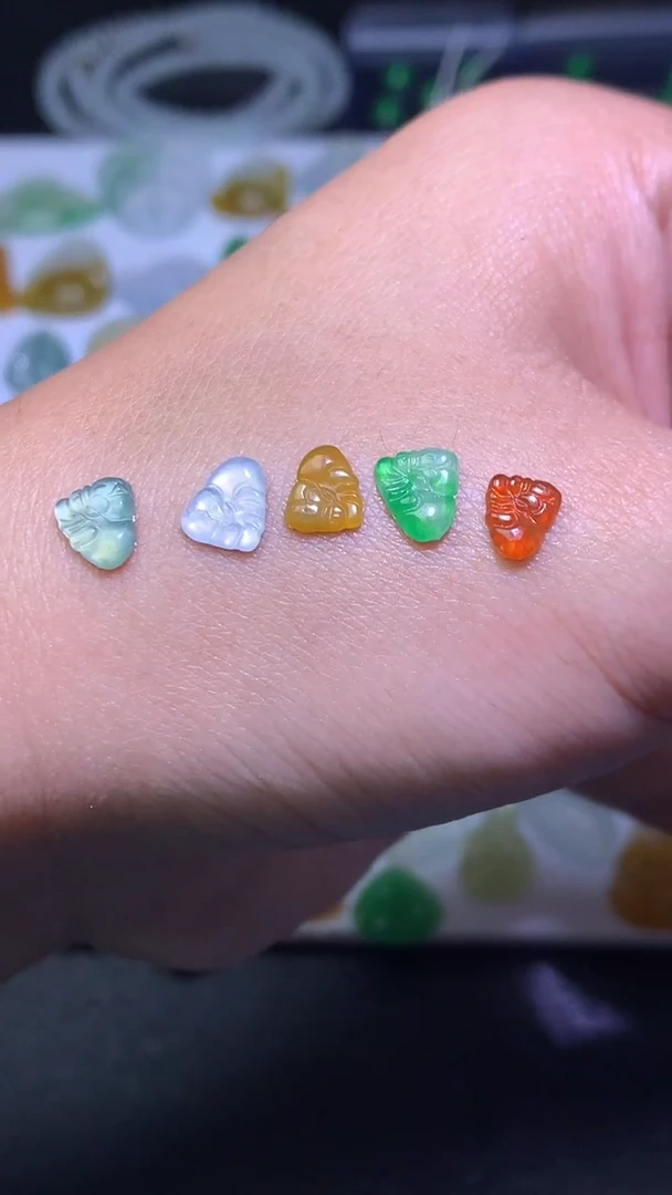 未镶嵌定制翡翠毛货