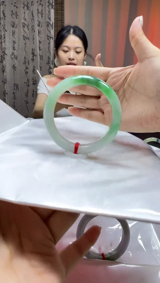 未镶嵌手镯翡翠56圈  正圈