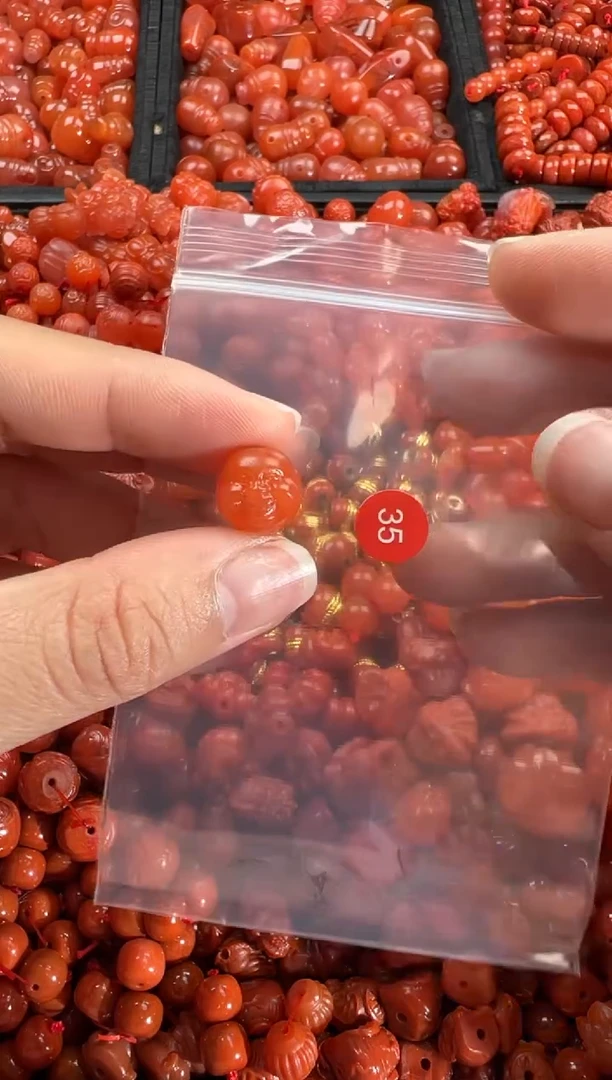 【闪购商品】南红玛瑙颈饰未镶嵌1