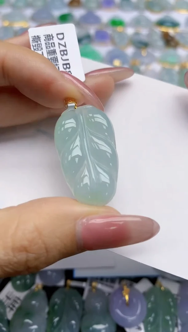 【闪购商品】翡翠挂件18K金镶嵌22天然翡翠A货