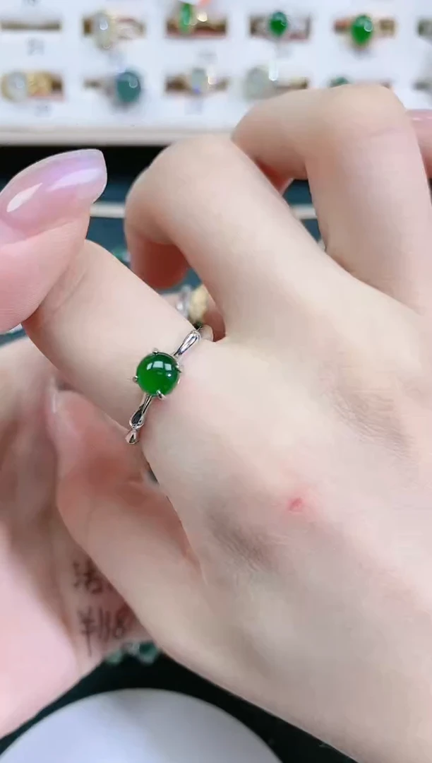 翡翠戒指银S925镶嵌天然翡翠