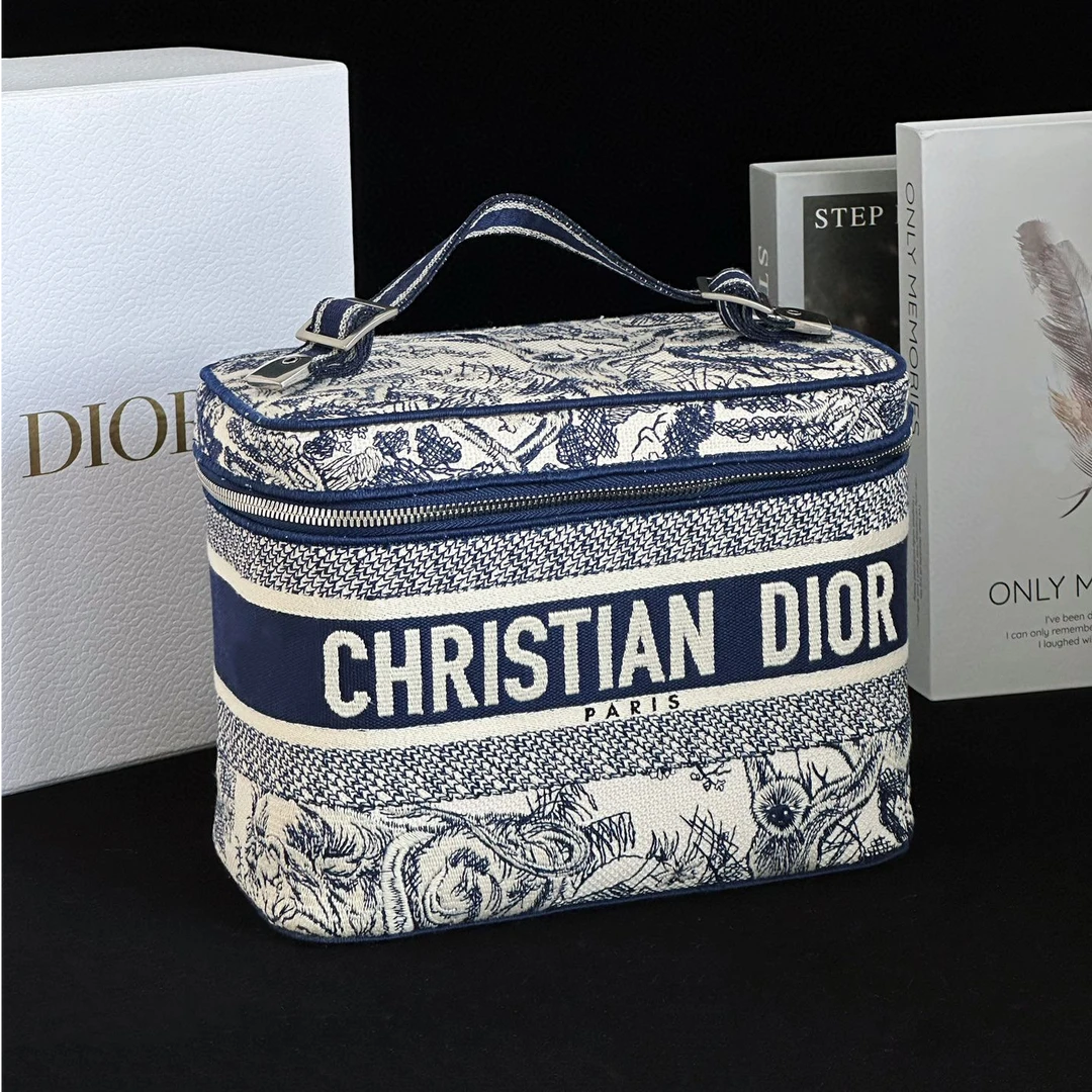 全新未使用 DIOR/迪奥 迪奥 女士黑白动物园刺绣化妆箱手提化妆包